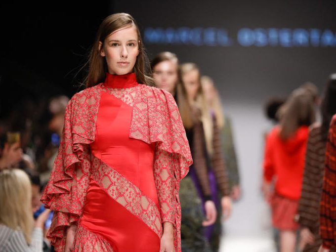 Vom 11. bis 16. September 2023 findet wieder die Vienna Fashion Week im Wiener Museumsquartier statt. Vom 11. bis 16. September 2023 findet wieder die Vienna Fashion Week im Wiener Museumsquartier statt.