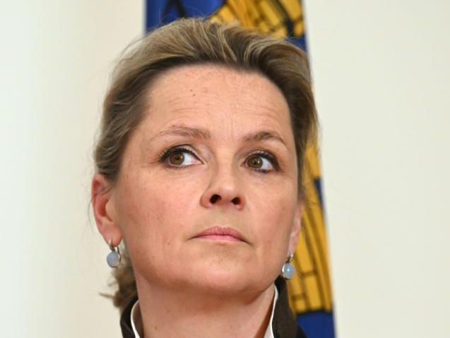 FPÖ-Landesrätin Susanne Rosenkranz kritisiert die Forderung von AMS-Chef Johannes Kopf, einen AMS-Sondertopf für Flüchtlinge einzurichten. FPÖ-Landesrätin Susanne Rosenkranz kritisiert die Forderung von AMS-Chef Johannes Kopf, einen AMS-Sondertopf für Flüchtlinge einzurichten.