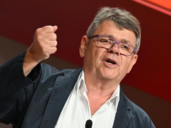 ÖGB-Präsident Wolfgang Katzian kündigte die Präsentation eines neun Punkte umfassenden Konjunkturprogrammes an. ÖGB-Präsident Wolfgang Katzian kündigte die Präsentation eines neun Punkte umfassenden Konjunkturprogrammes an.