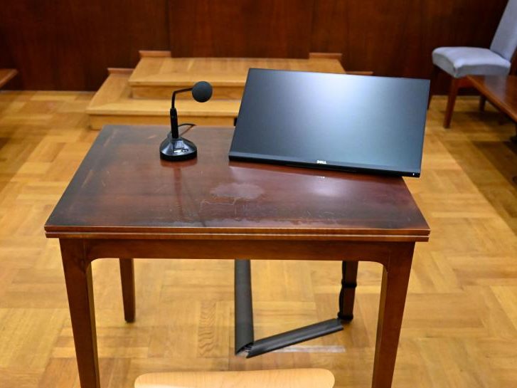Eine 26-Jährige musste sich vor Gericht verantworten, da sie ihre Ex-Partnerin mit dem Messer schwer verletzt hatte. Eine 26-Jährige musste sich vor Gericht verantworten, da sie ihre Ex-Partnerin mit dem Messer schwer verletzt hatte.
