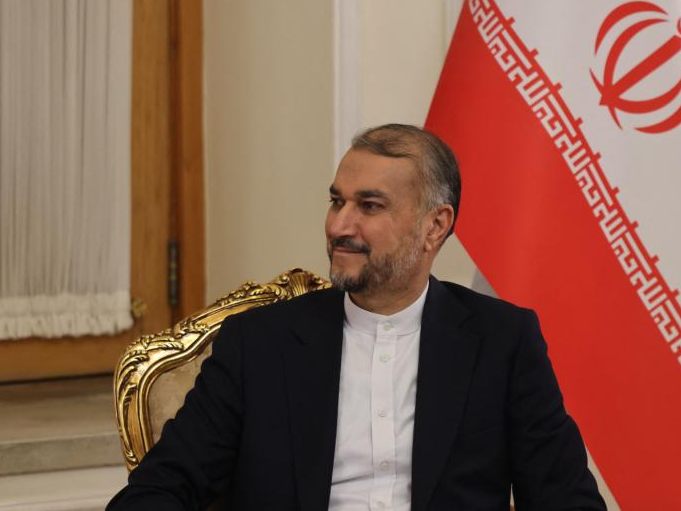 Mehrere Staaten fordern vom Iran Antworten zu seinem Atomprogramm. Mehrere Staaten fordern vom Iran Antworten zu seinem Atomprogramm.