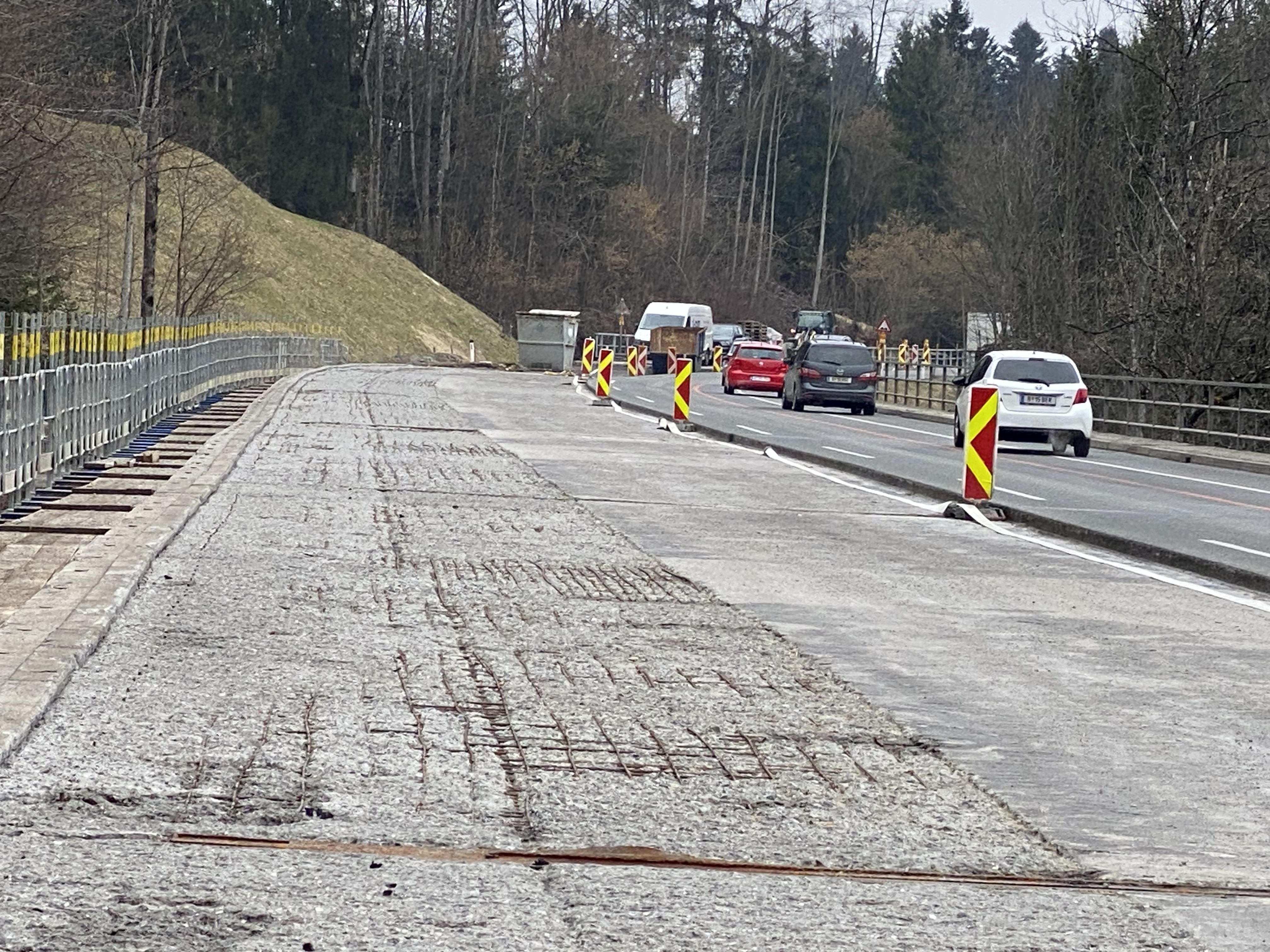 Tuppenbrücke wegen Asphaltierungsarbeiten gesperrt