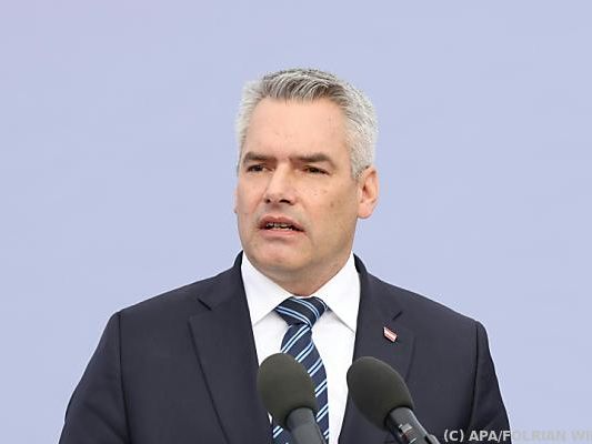 Nehammer erinnerte am Nationalfeiertag an die gegenwärtigen Krisen