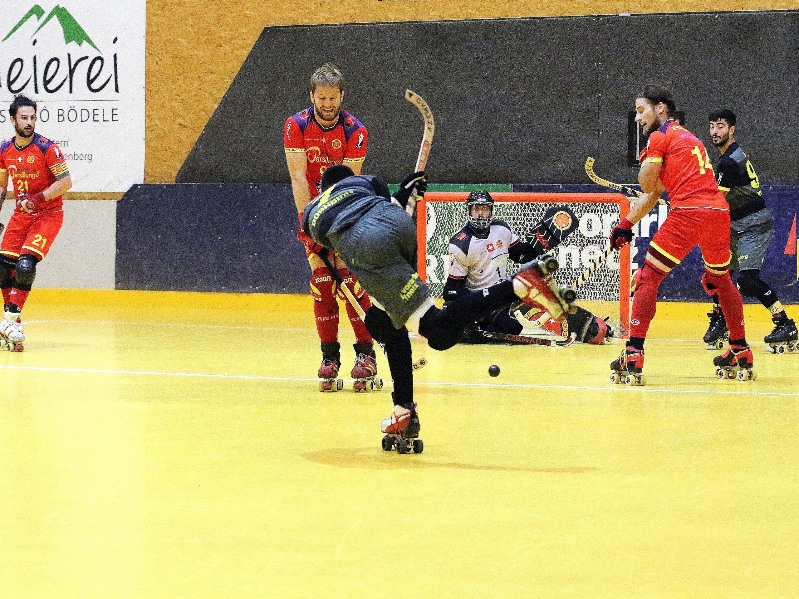 Mit dem Sieg gegen Genf setzte sich der RHC Dornbirn an die Tabellenspitze. Mit dem Sieg gegen Genf setzte sich der RHC Dornbirn an die Tabellenspitze.