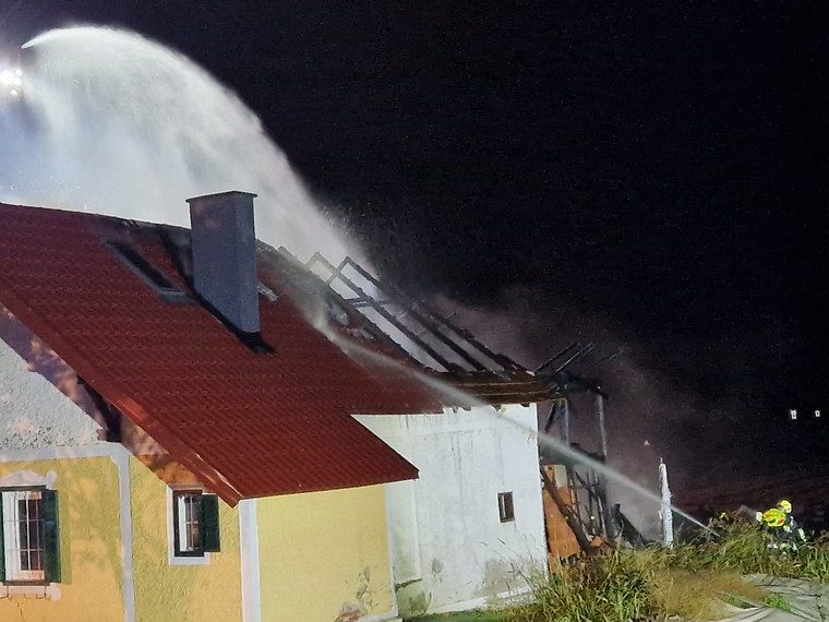Eine Grazerin soll den Brand am Haus des Ex-Freundes gelegt haben.