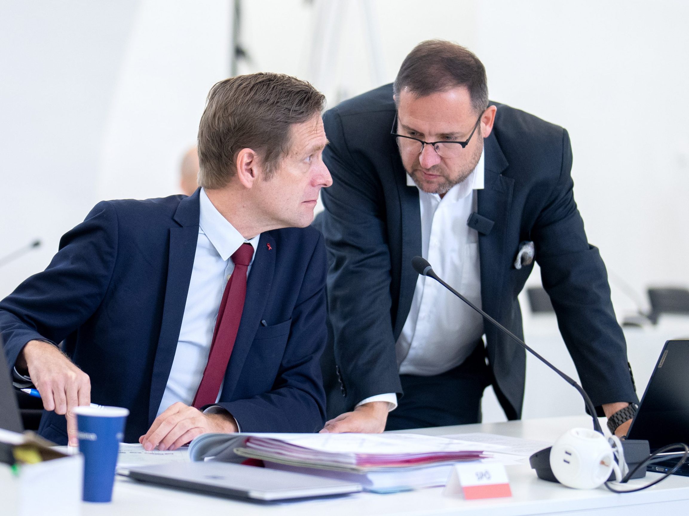 Krainer (SPÖ) und Hafenecker (FPÖ) arbeiten an einem U-Ausschuss. Krainer (SPÖ) und Hafenecker (FPÖ) arbeiten an einem U-Ausschuss.