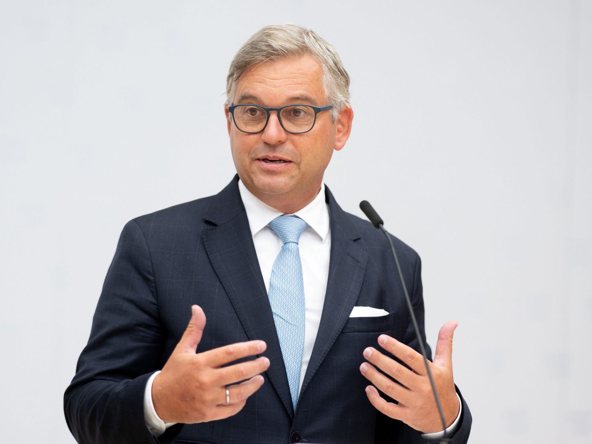 Brunne kündigt Hilfen für den Wiederaufbau in der Ukraine und Moldau an.