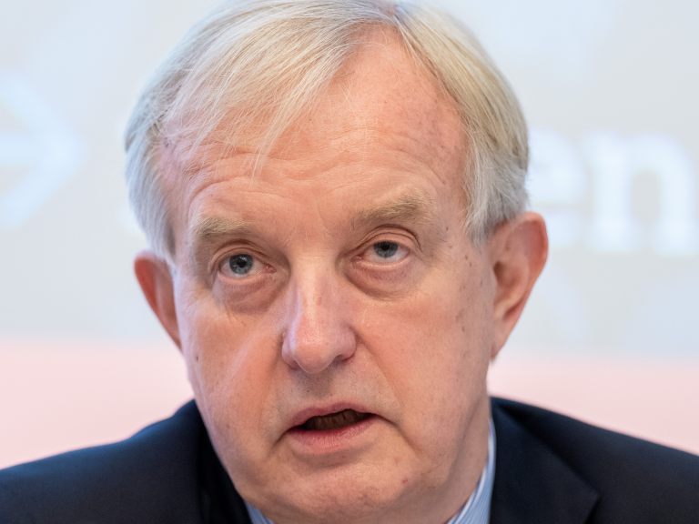 Wiener Ärztekammer: Der Misstrauensantrag gegen Johannes Steinhart ist gescheitert. Wiener Ärztekammer: Der Misstrauensantrag gegen Johannes Steinhart ist gescheitert.