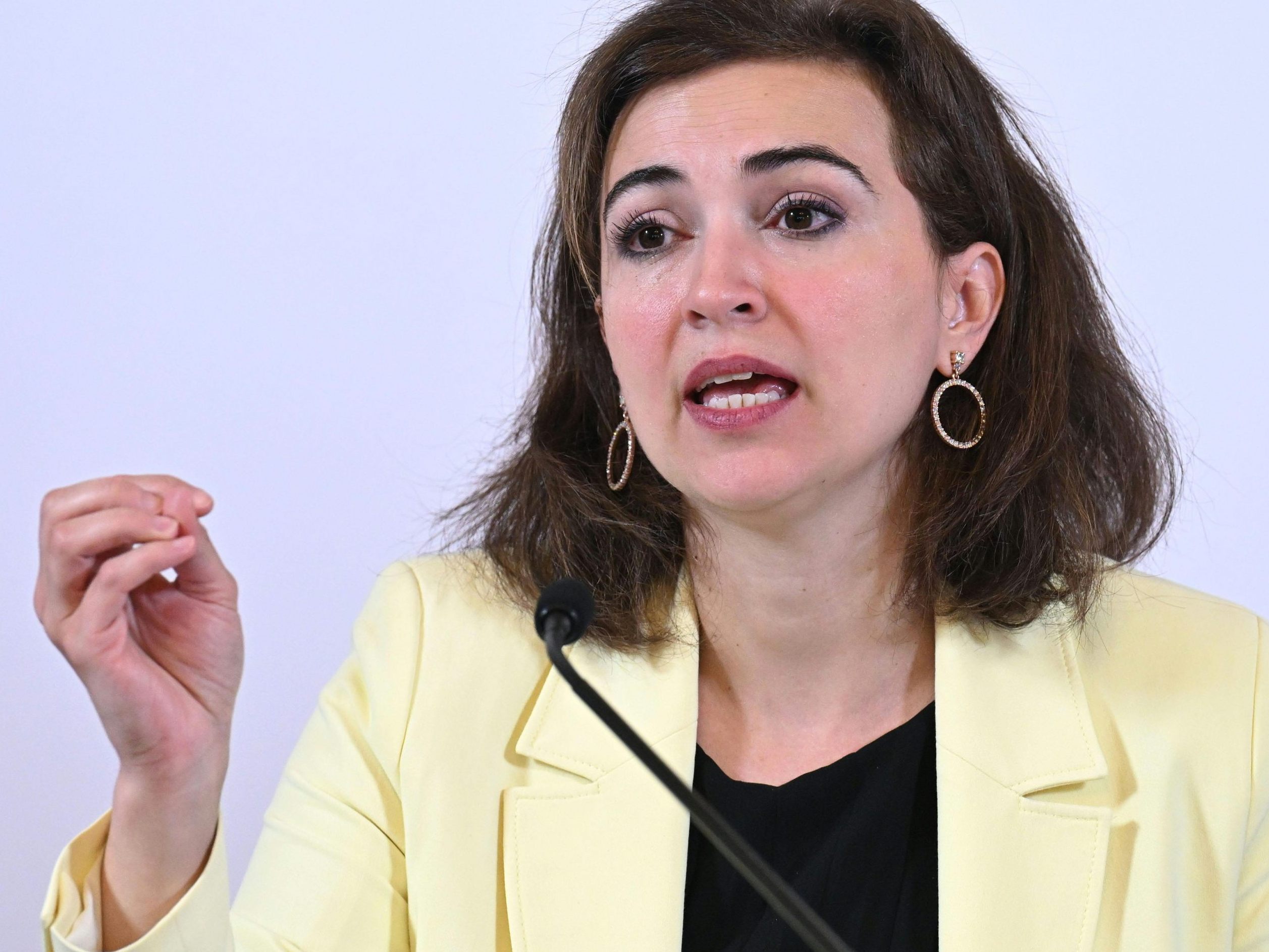 Alma Zadić versichert die Solidarität zur Ukraine.