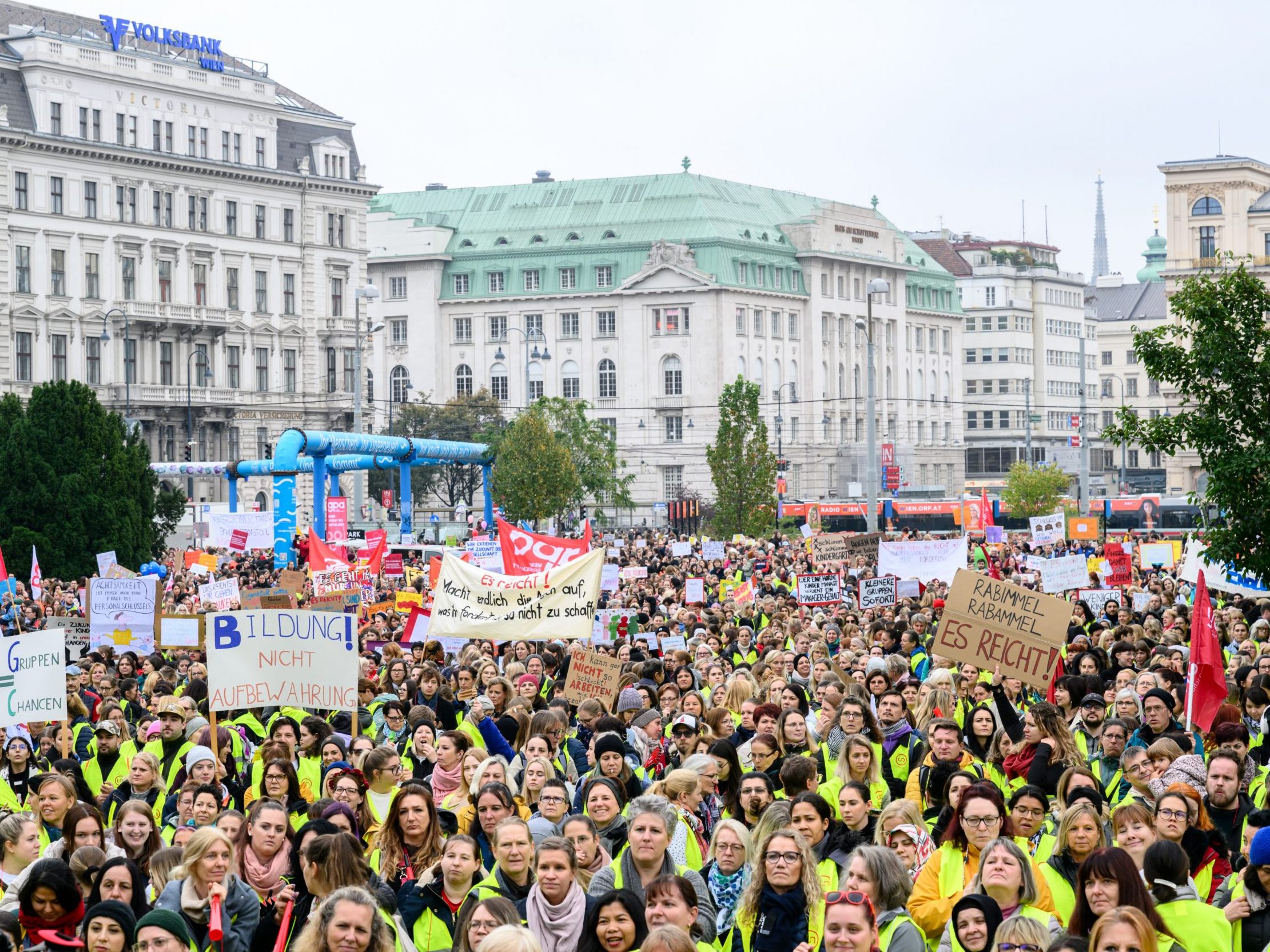 Am Dienstag demonstriert das Kindergarten-Personal erneut. Am Dienstag demonstriert das Kindergarten-Personal erneut.