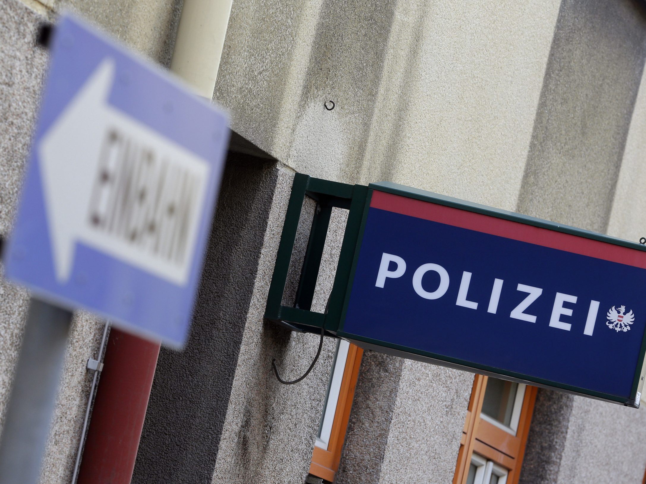 In Wien wurden mehrere Wohnungen nach Drogen durchsucht.