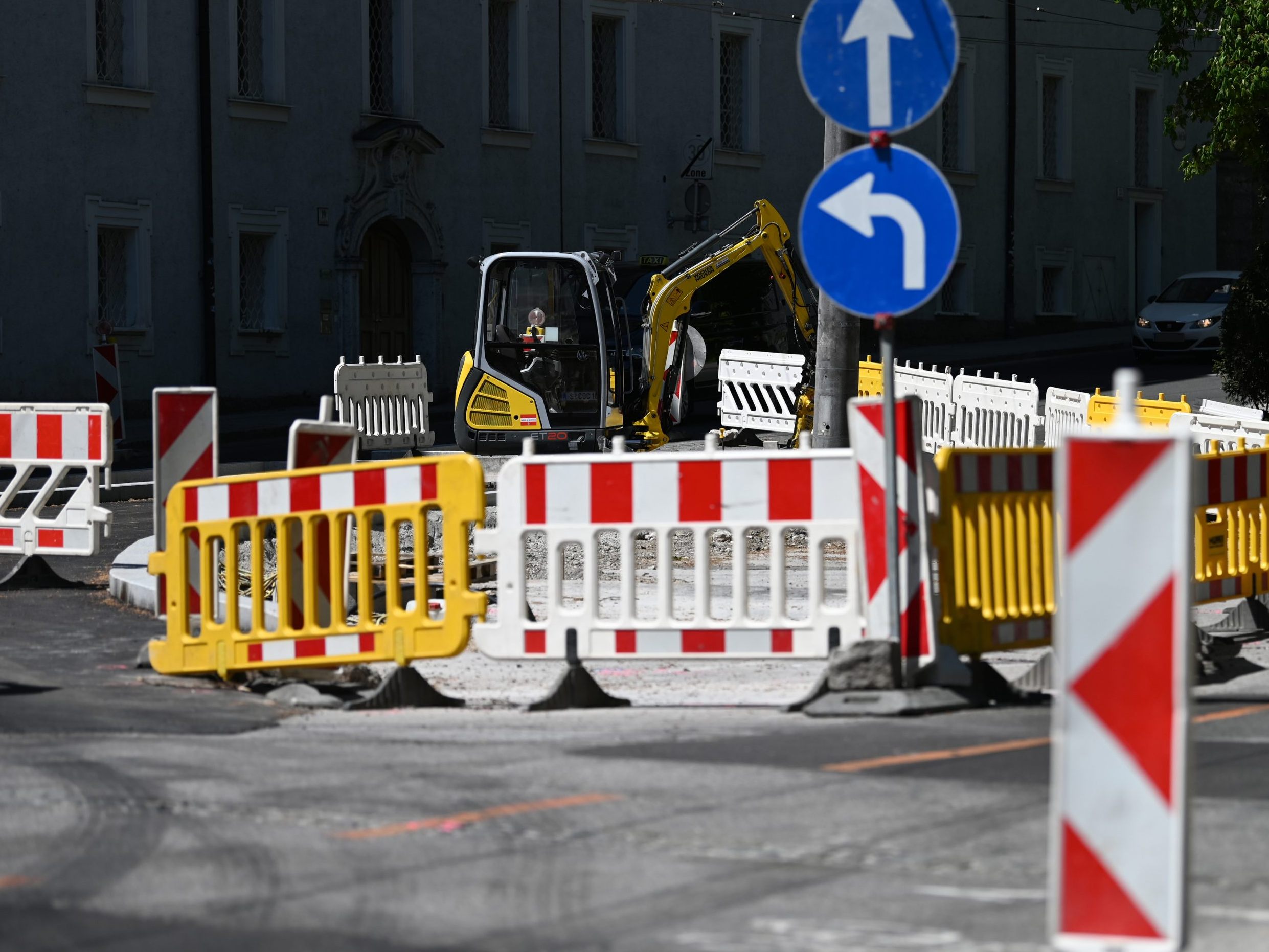 In der Albertgasse in Wien wird die Fahrbahn saniert.
