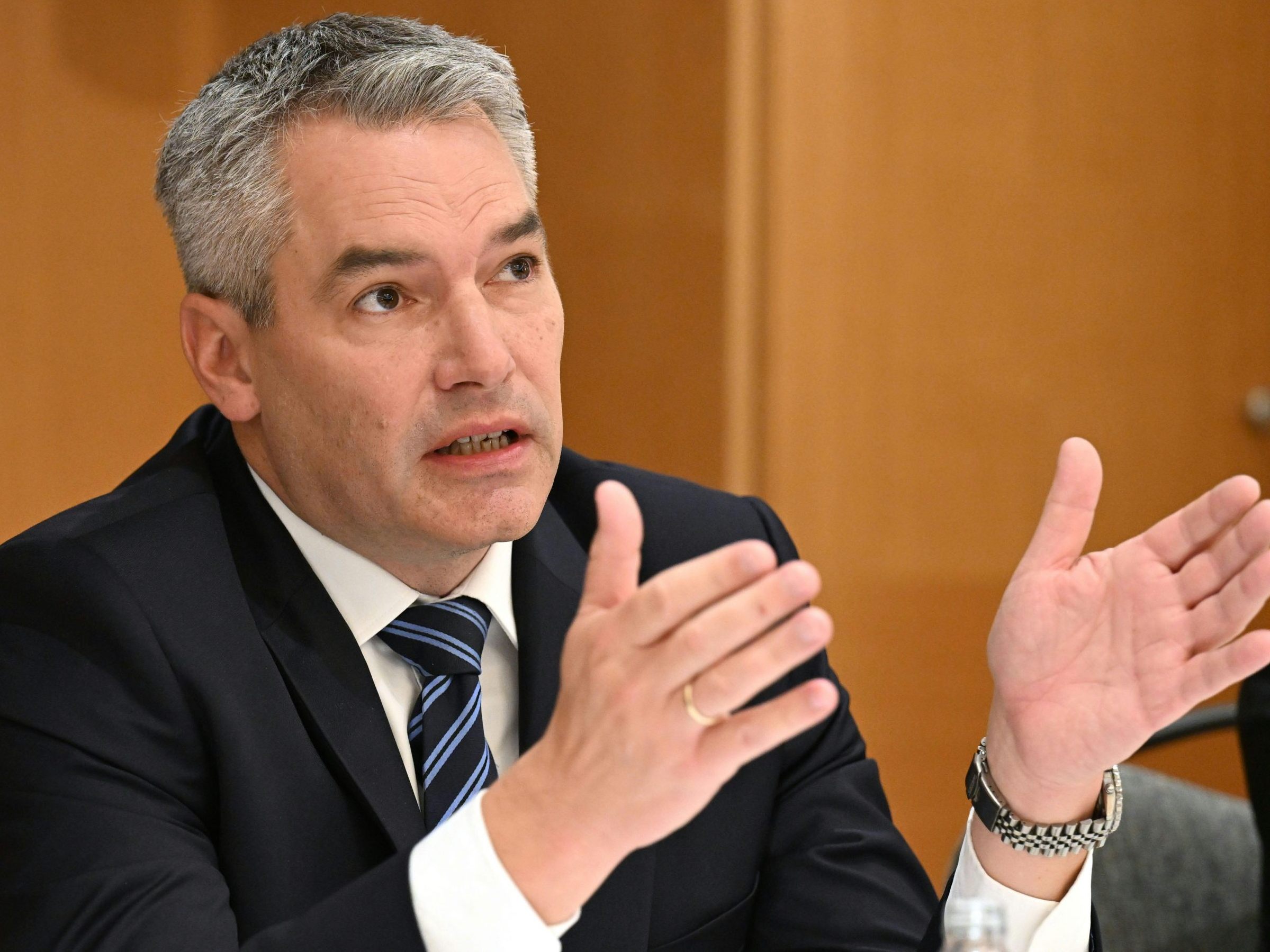 Die Ermittlungen gegen Nehammer in der Cobra-Affäre wurden eingestellt. Die Ermittlungen gegen Nehammer in der Cobra-Affäre wurden eingestellt.