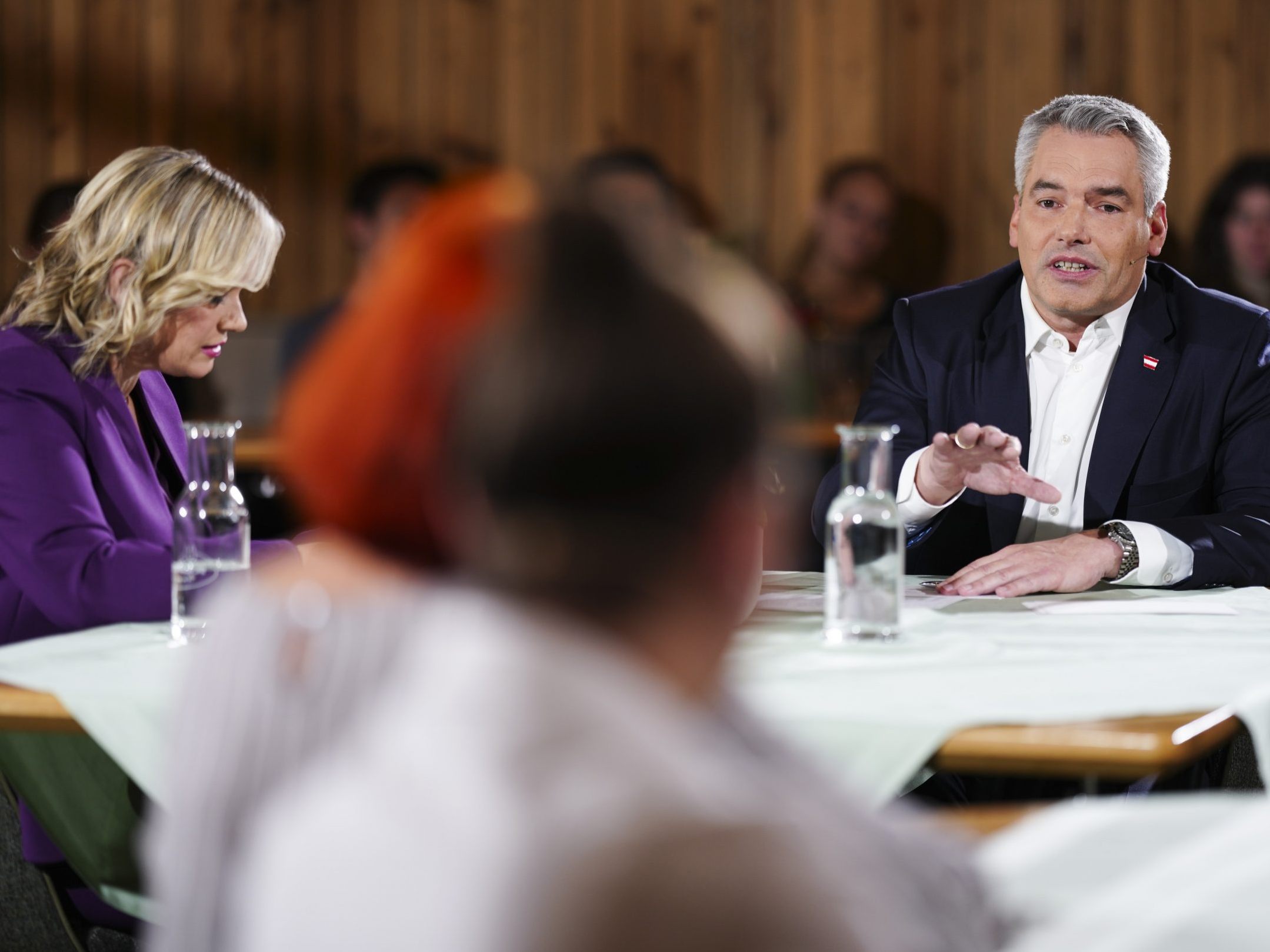 Nehammer: "Burger-Sager" war Thema im "Bürgerforum". Nehammer: "Burger-Sager" war Thema im "Bürgerforum".