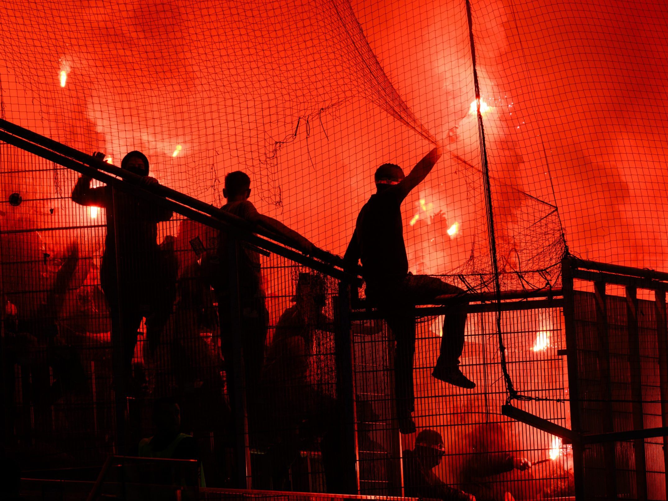 Hohe Geldstrafen gab es für Rapid und Sturm nach Pyrotechnik-Einsätzen.