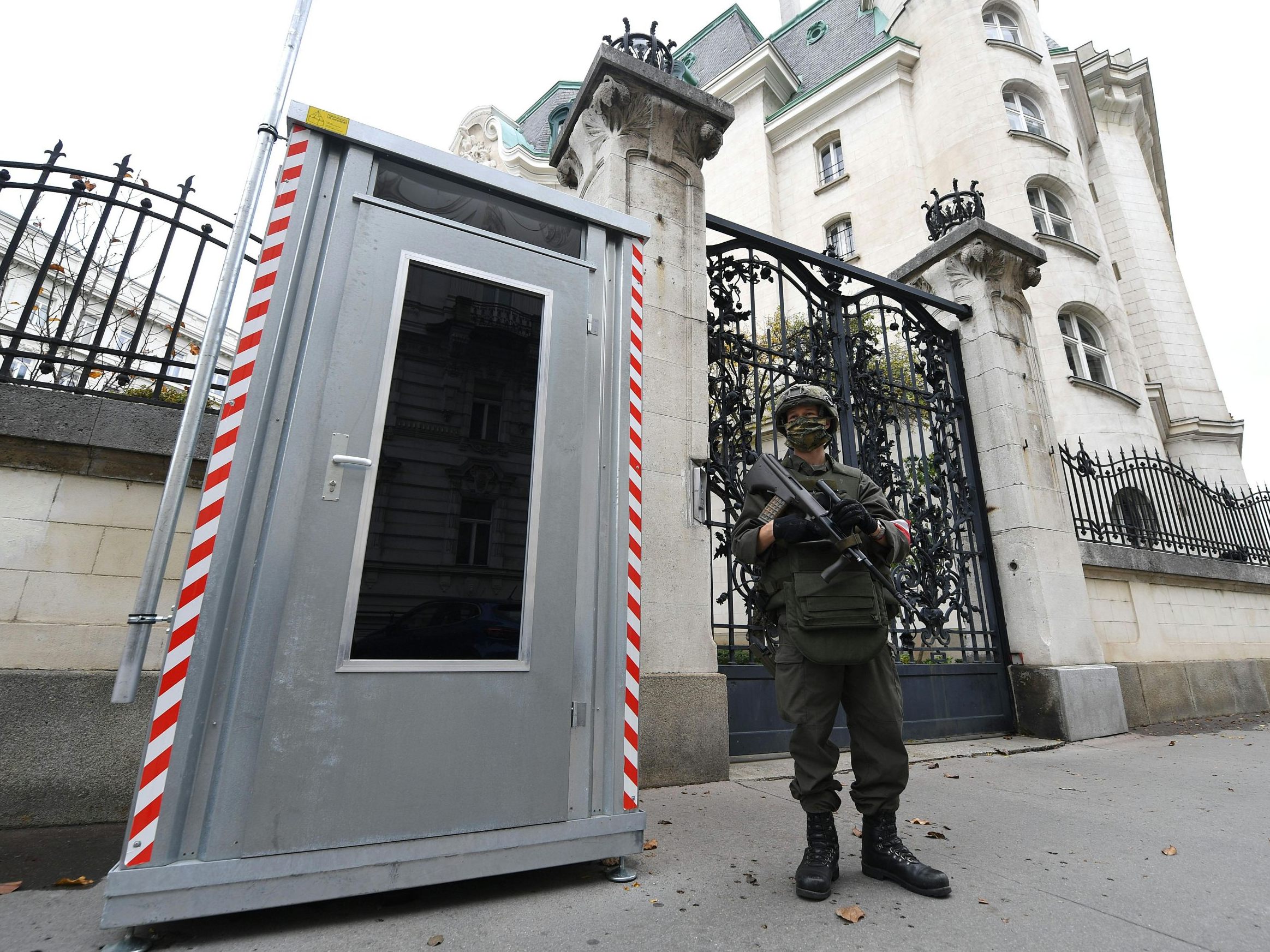Die Terrorwarnstufe in Österreich wird erhöht. Die Terrorwarnstufe in Österreich wird erhöht.