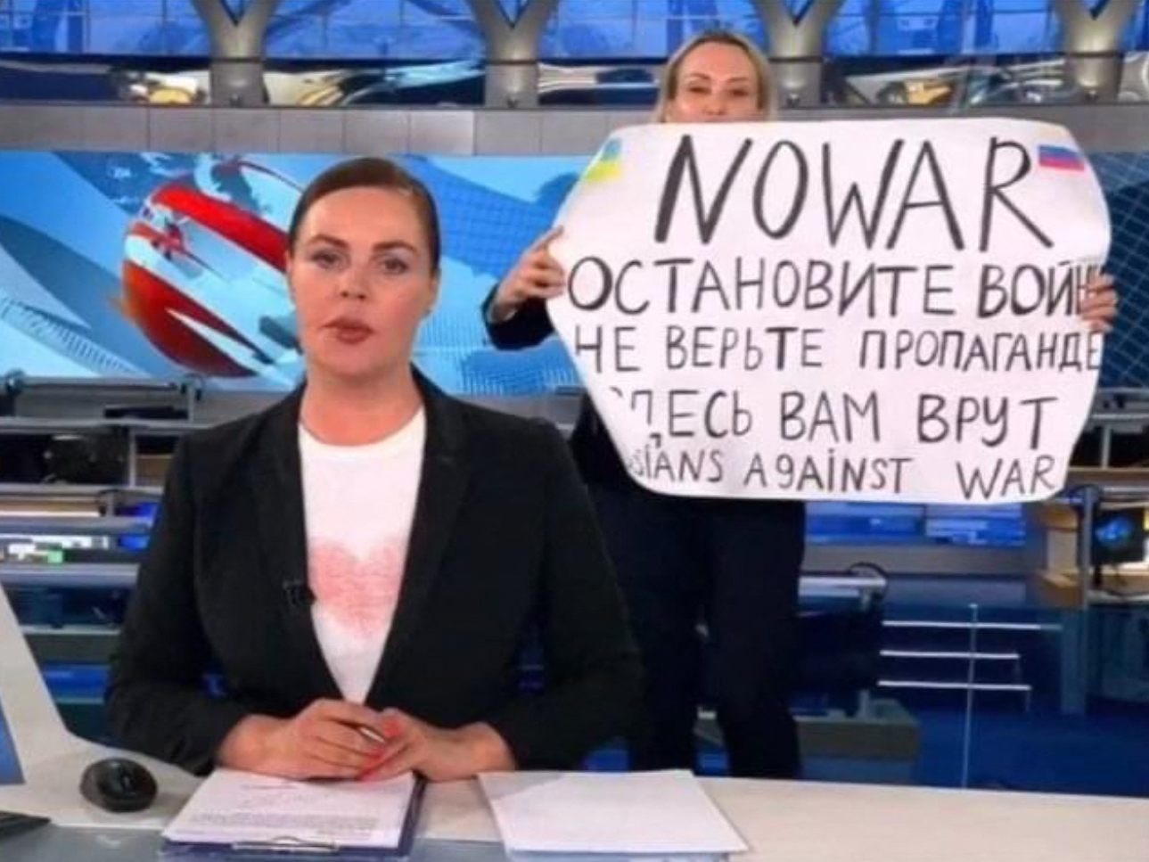Owsjannikowa protestierte gegen Russlands Angriff auf die Ukraine. Owsjannikowa protestierte gegen Russlands Angriff auf die Ukraine.