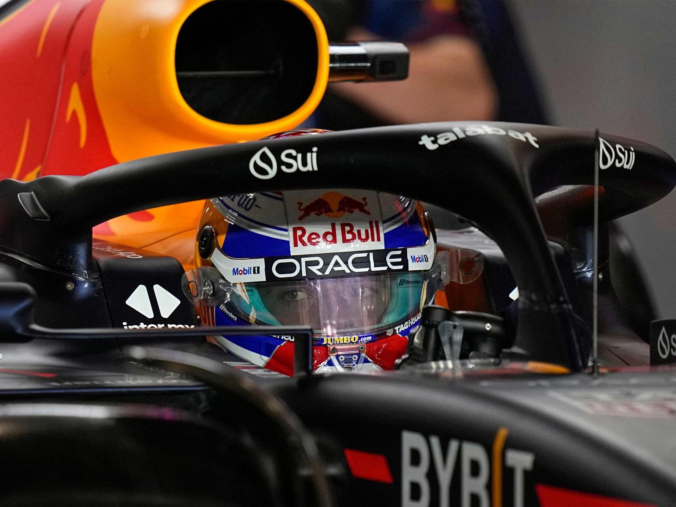 Max Verstappen startet in Katar aus der Pole Position. Max Verstappen startet in Katar aus der Pole Position.