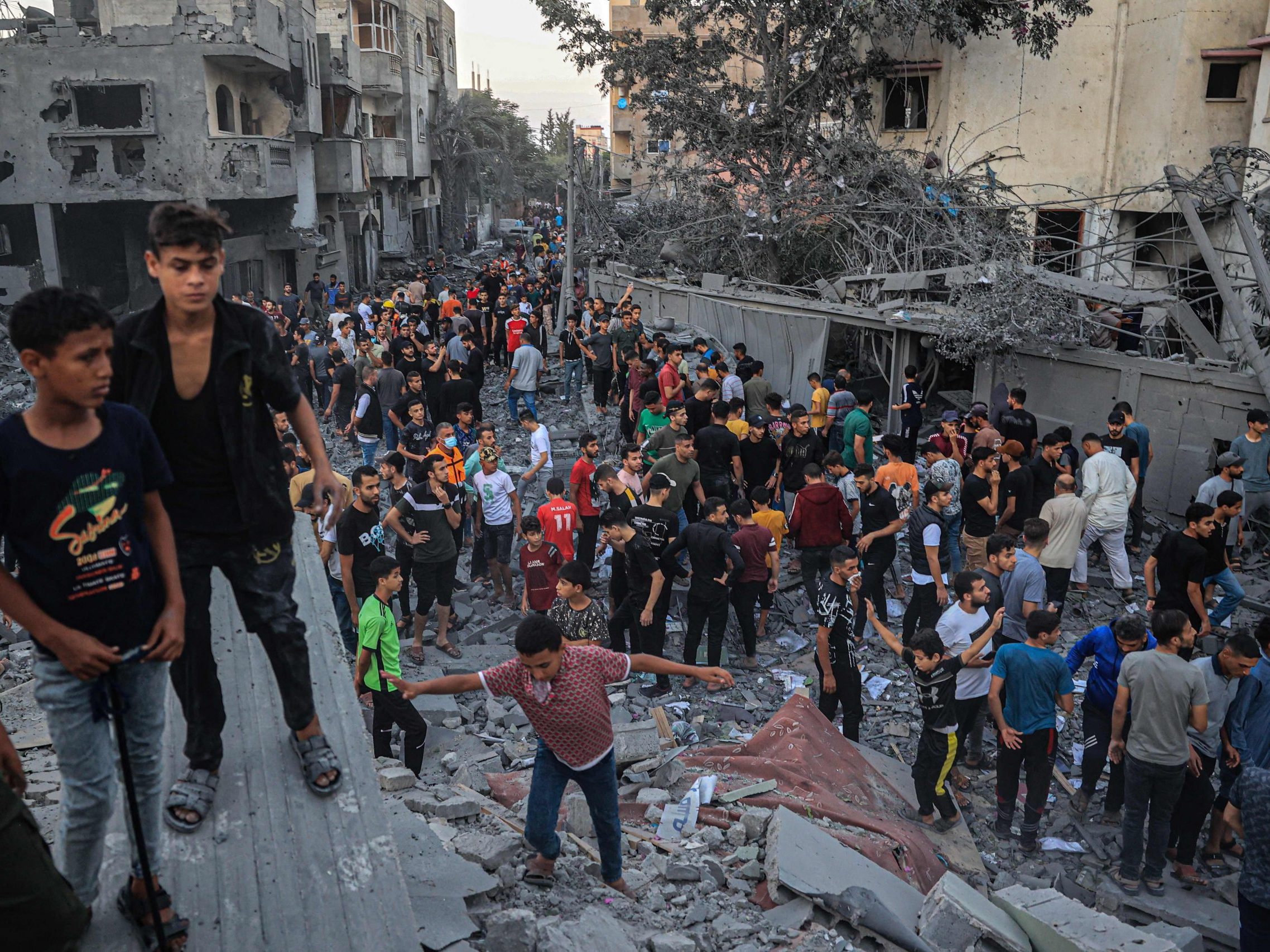 Während Israels Armee eine Bodenoffensive gegen die Hamas im Gazastreifen vorbereitet