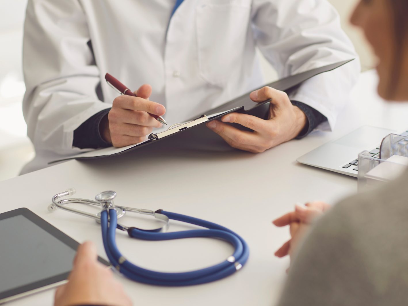 Immer Mediziner zieht es zum Facharzt-Job.