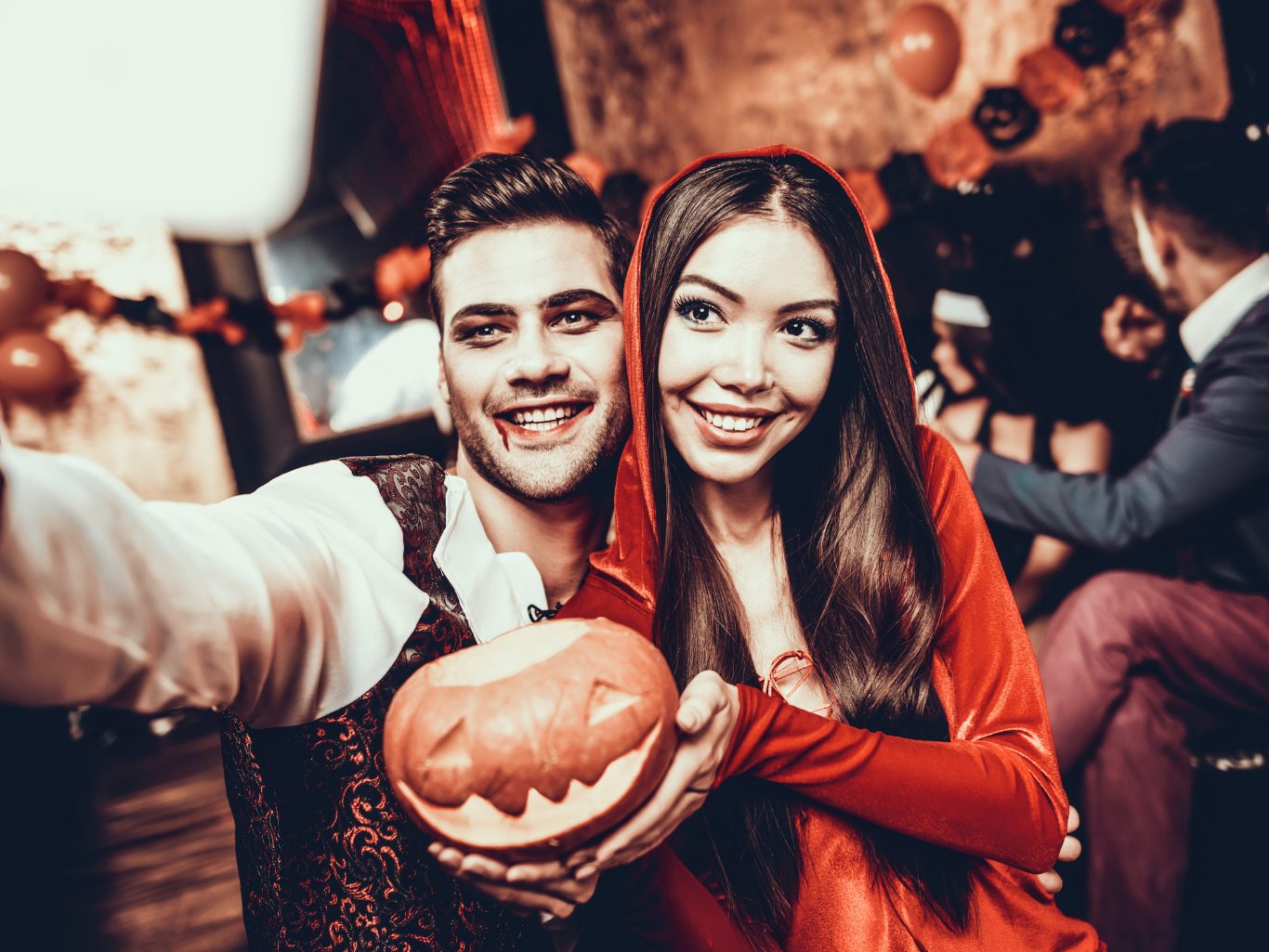 Auf diese Halloween-Kostüme sollte man besser verzichten. Auf diese Halloween-Kostüme sollte man besser verzichten.