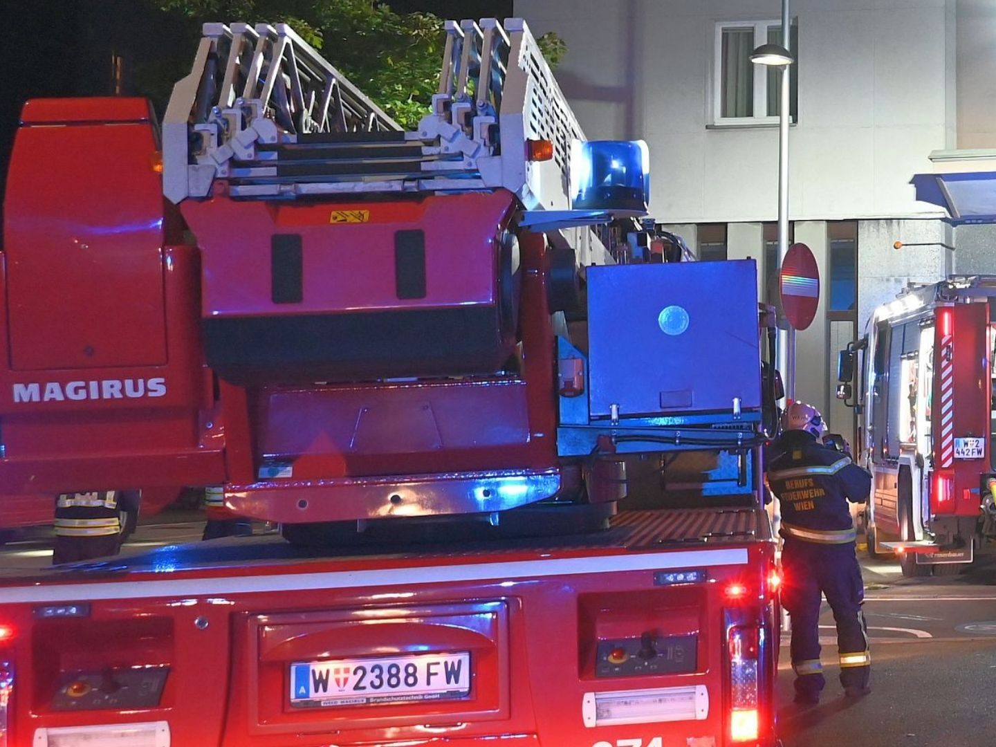 Im Matzleinsdorfer Hochhaus brach Feuer aus.