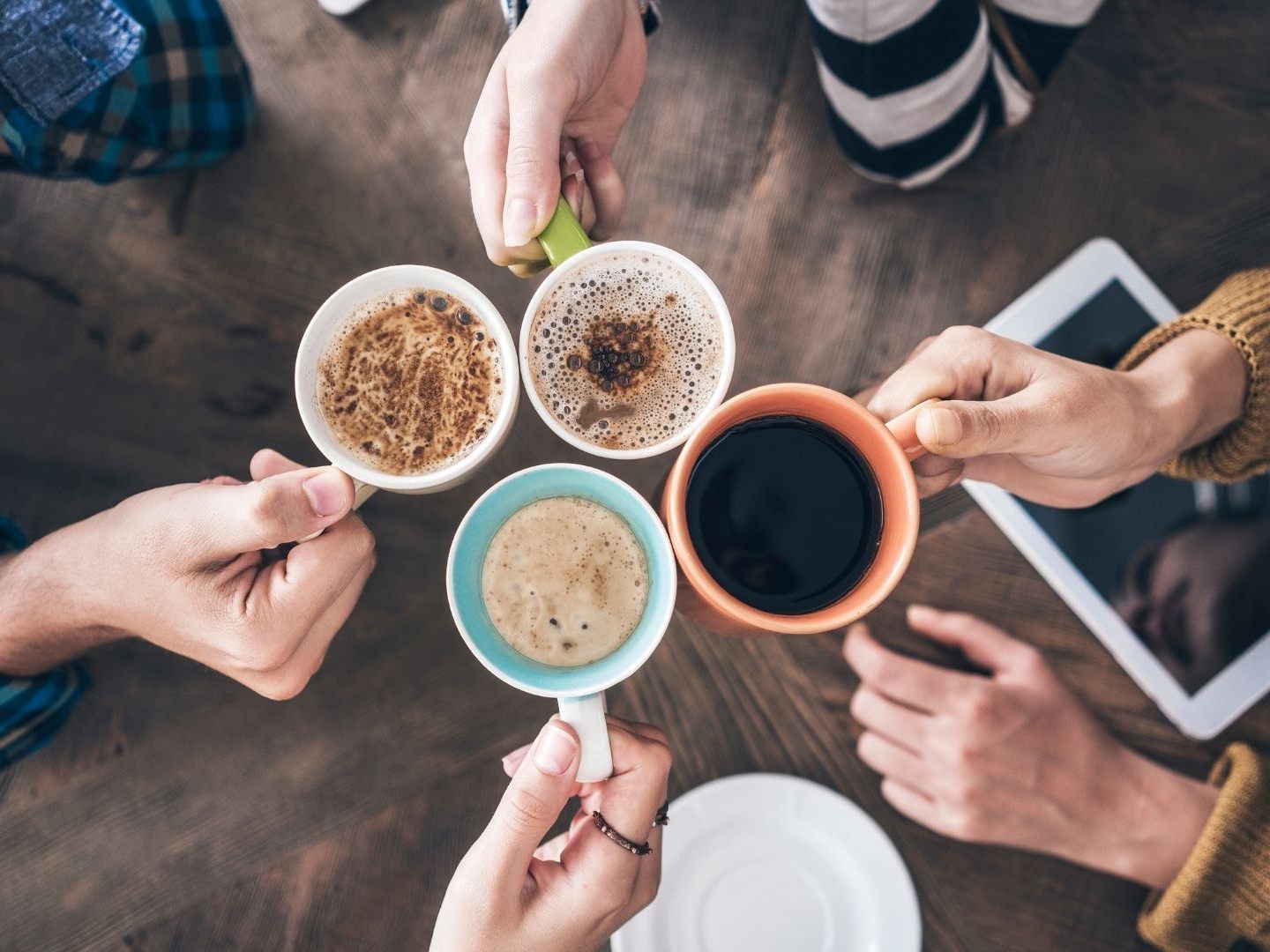 Eine neue, umfangreiche Studie ergab, dass Kaffeetrinker ein geringeres Risiko haben, an bestimmten Erkrankungen zu sterben.