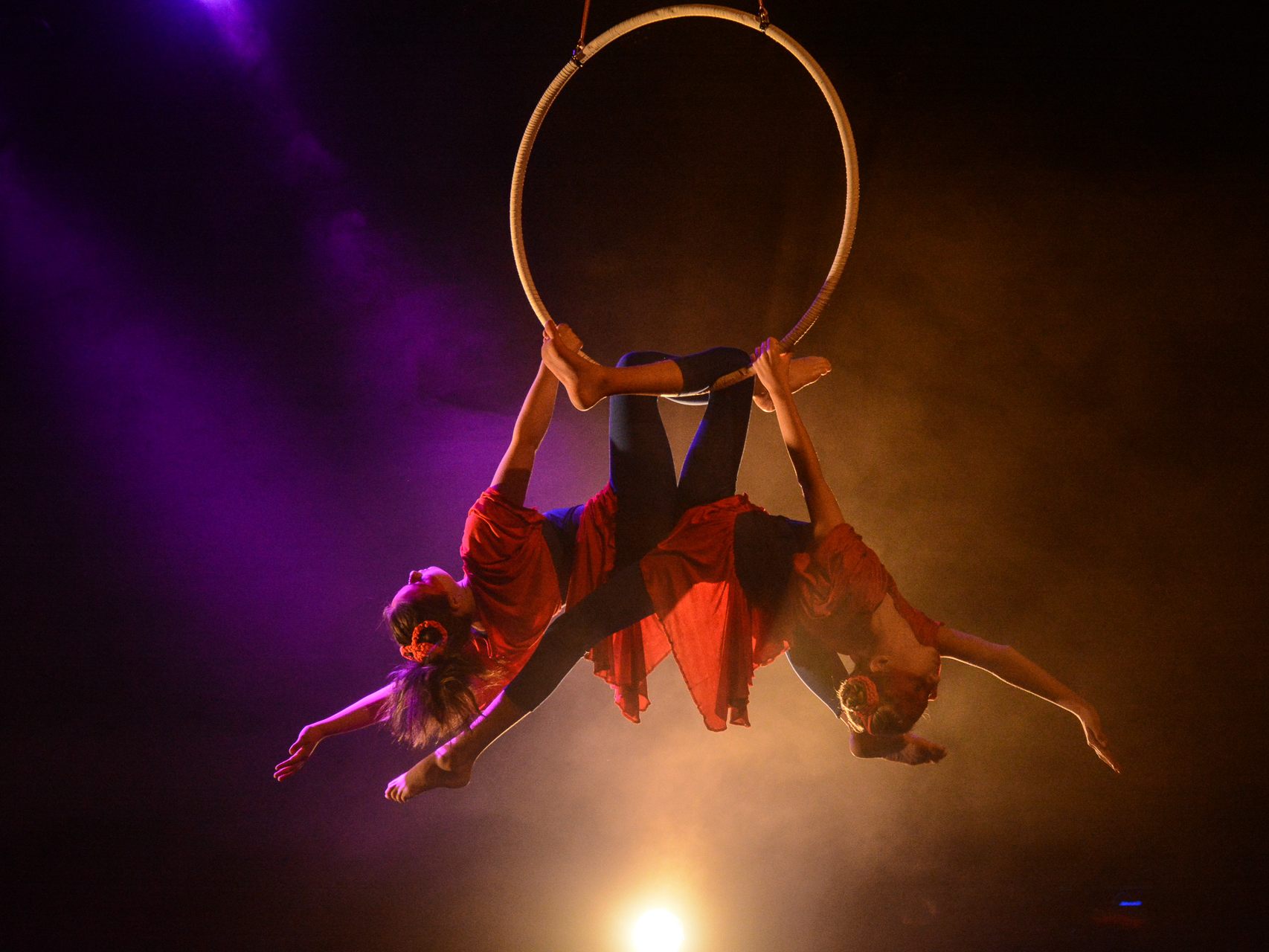Eine spektakuläre Zirkusshow führten die Artistinnen und Artisten des Jugendensembles der Dornbirner Zirkushalle im Freudenhaus auf.