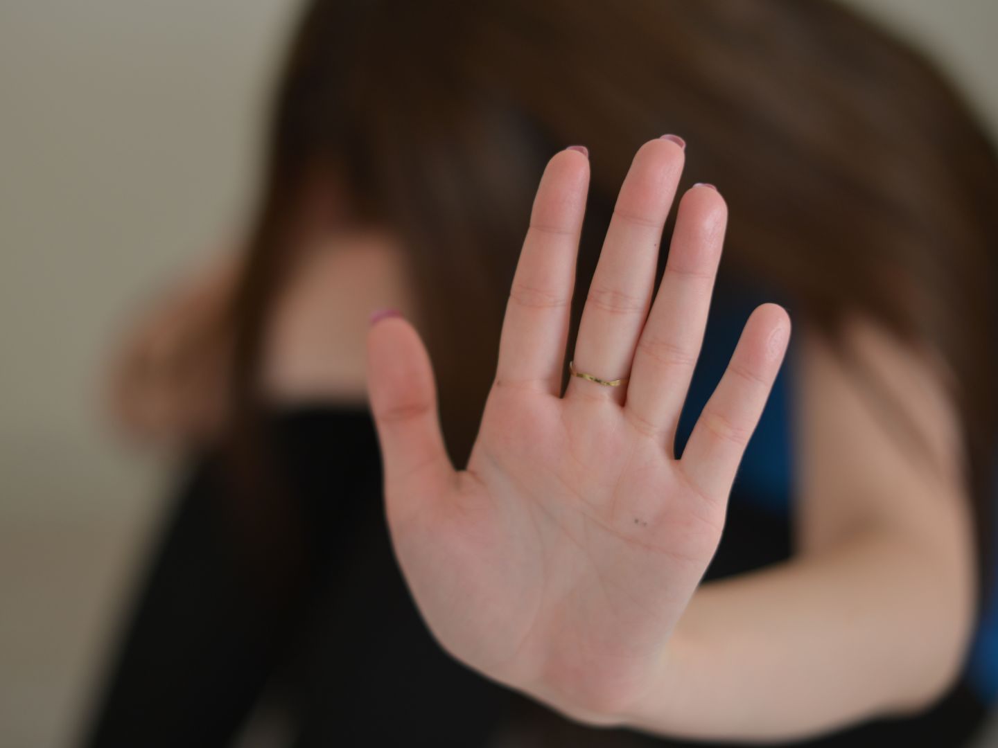 Eine 13-Jährige wurde in Deutschland gequält.