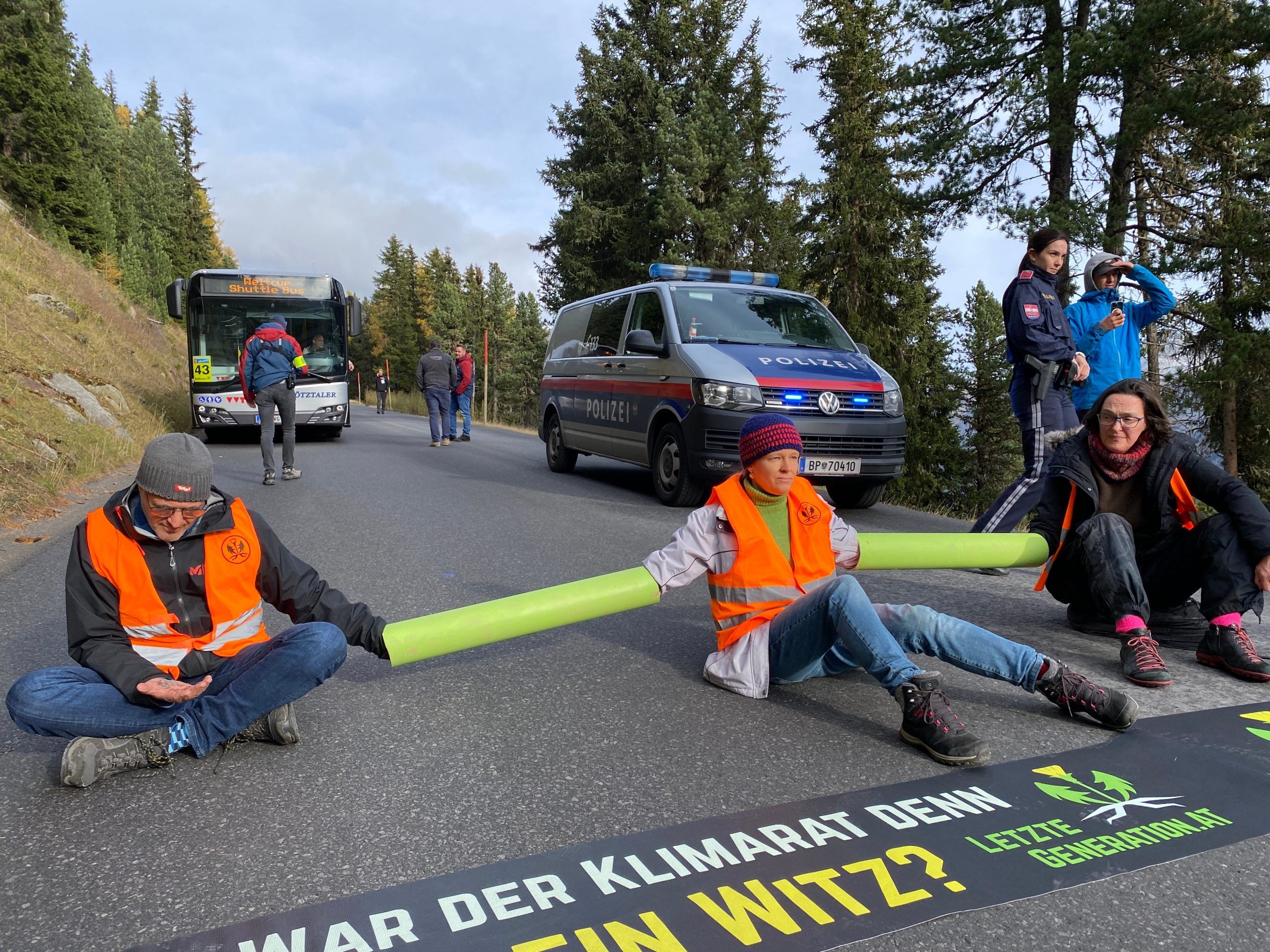 Eine Klimaaktion vor dem Weltcup-Rennen in Sölden.