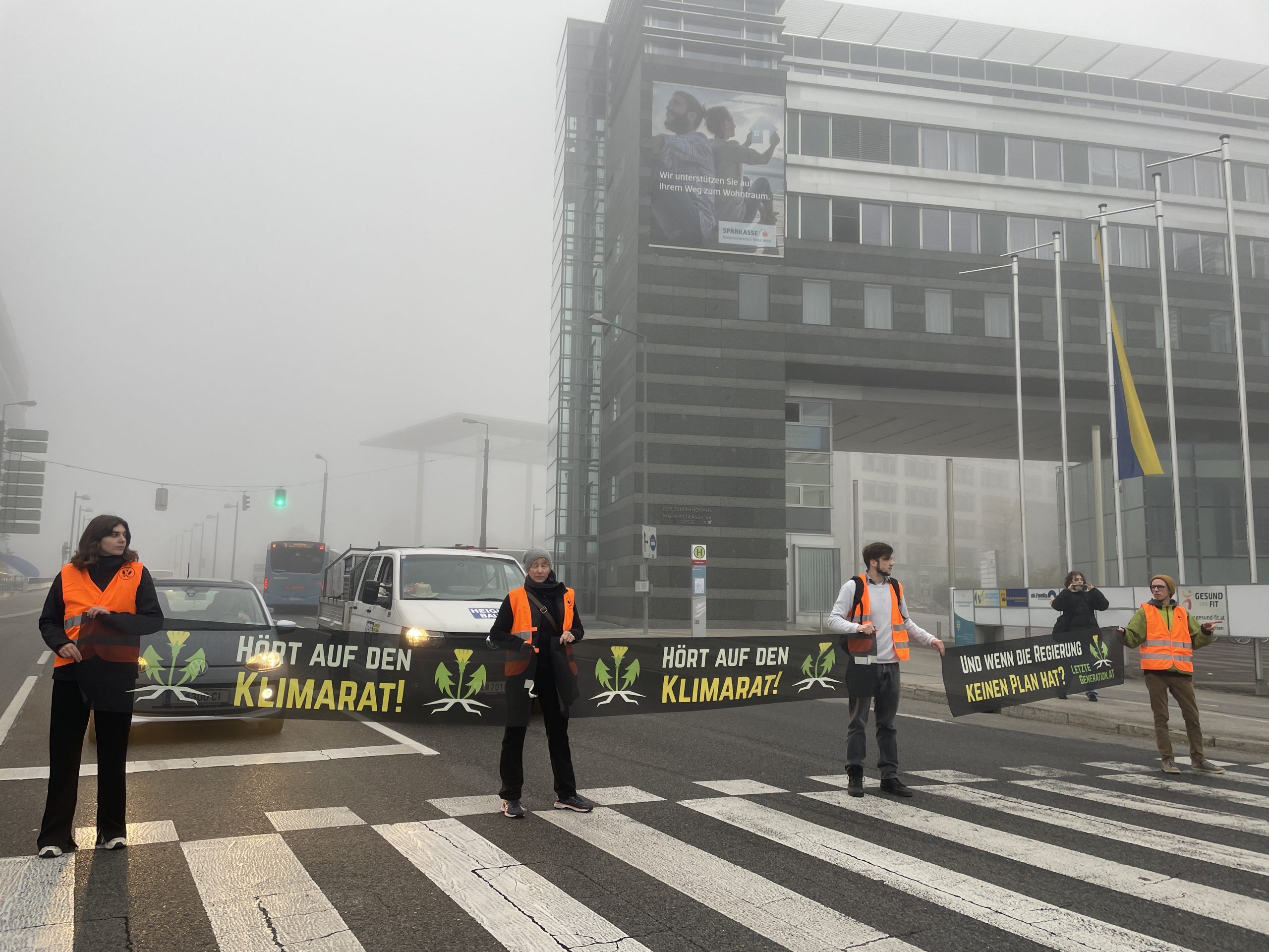 Klimaaktivisten demonstrierten in St. Pölten. Klimaaktivisten demonstrierten in St. Pölten.