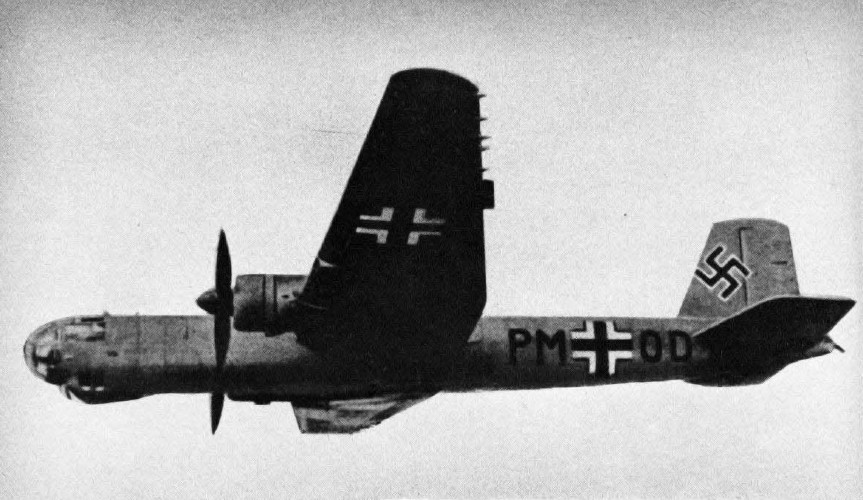 Unter anderem soll auch ein deutscher Bomber vom Typ HE-177 auf dem Grund des Sees liegen. Unter anderem soll auch ein deutscher Bomber vom Typ HE-177 auf dem Grund des Sees liegen.