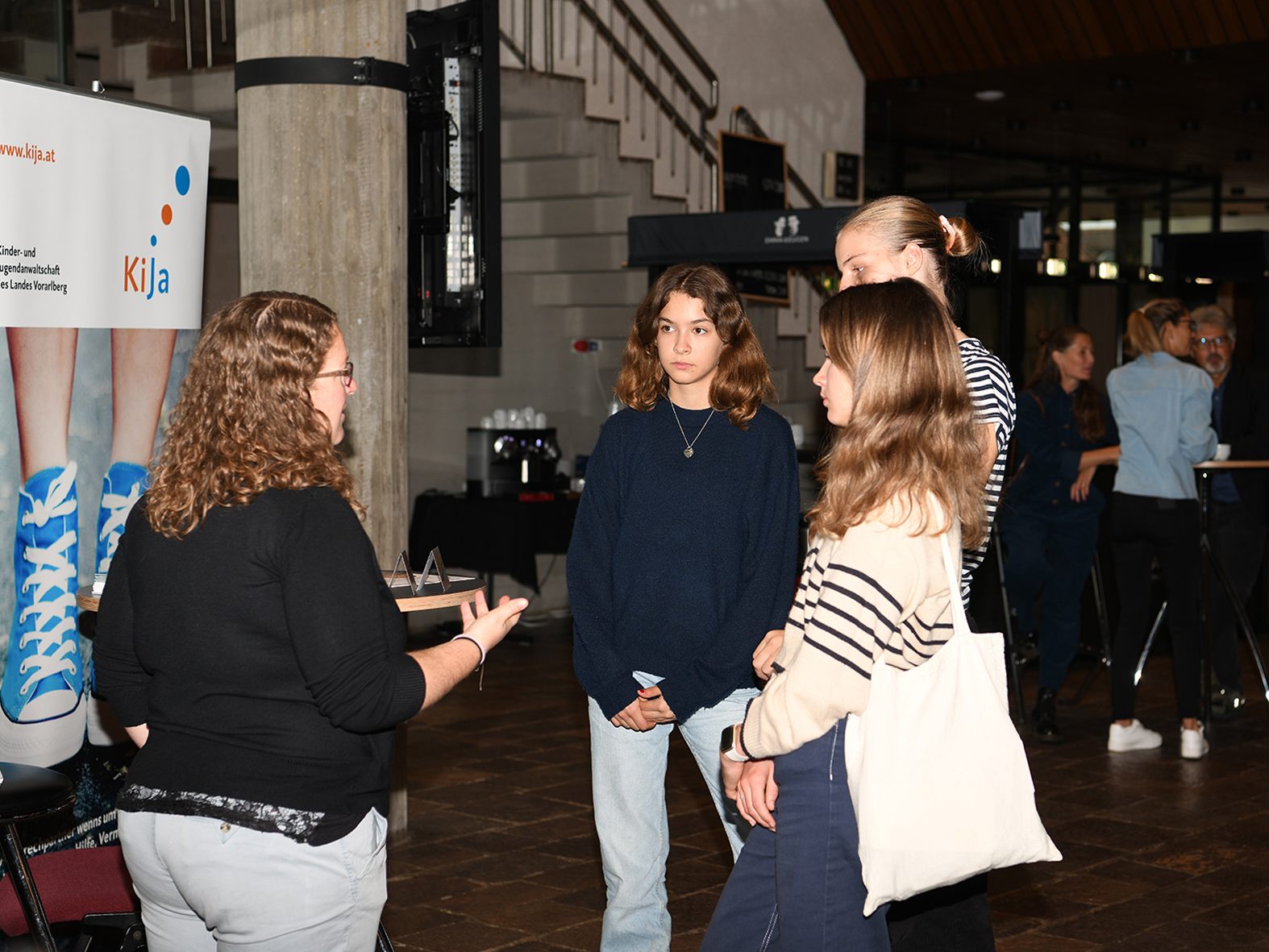 Die Jugendlichen beteiligten sich aktiv bei den Workshops und waren begeistert vom diesjährigen Klassensprechertreffen. Die Jugendlichen beteiligten sich aktiv bei den Workshops und waren begeistert vom diesjährigen Klassensprechertreffen.