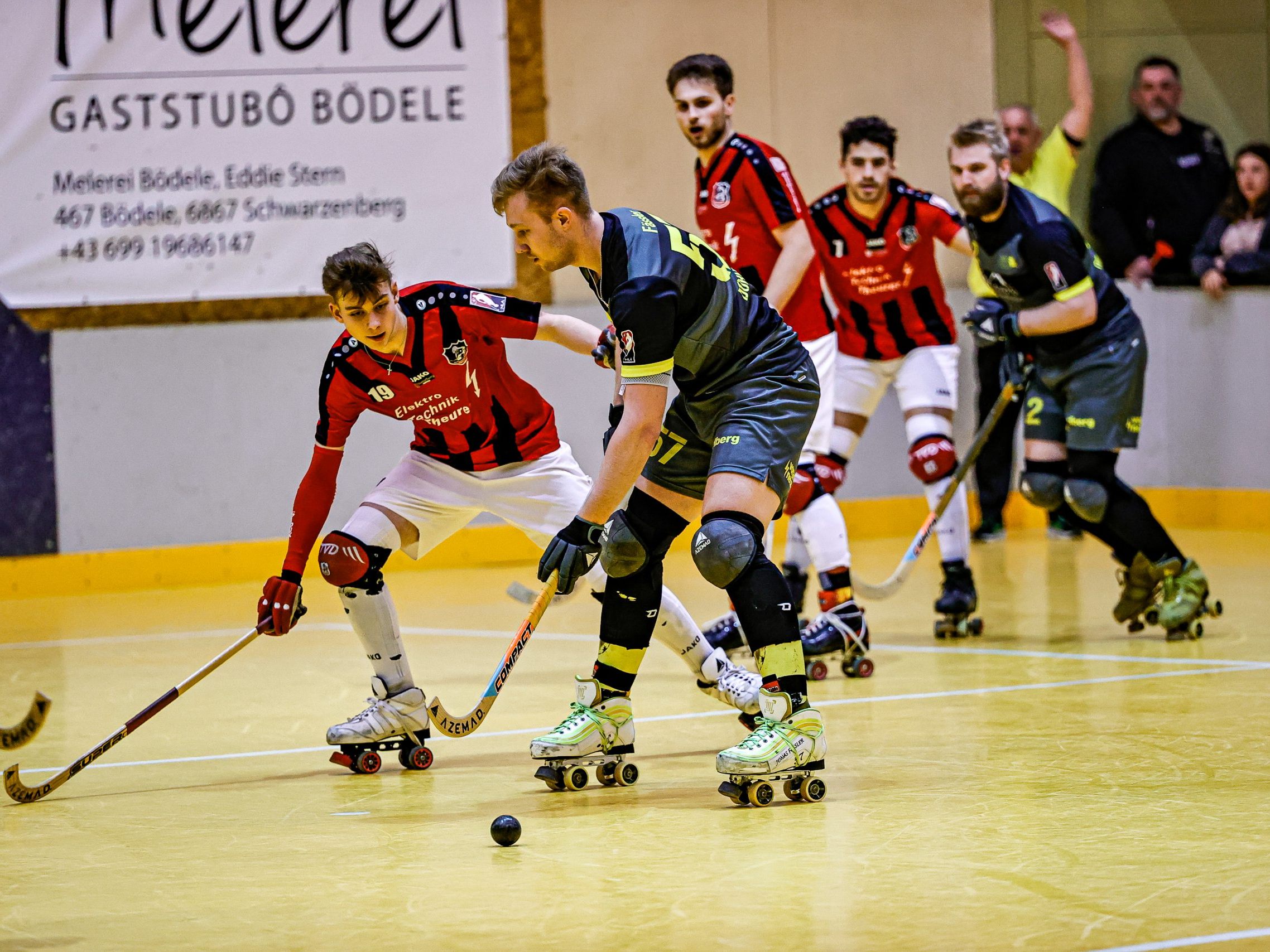 Ein spannendes Rollhockey-Duell mit anschließender Oktoberfestparty erwartet das Publikum am kommenden Samstag, 28. Oktober in der Dornbirner Stadthalle. Ein spannendes Rollhockey-Duell mit anschließender Oktoberfestparty erwartet das Publikum am kommenden Samstag, 28. Oktober in der Dornbirner Stadthalle.