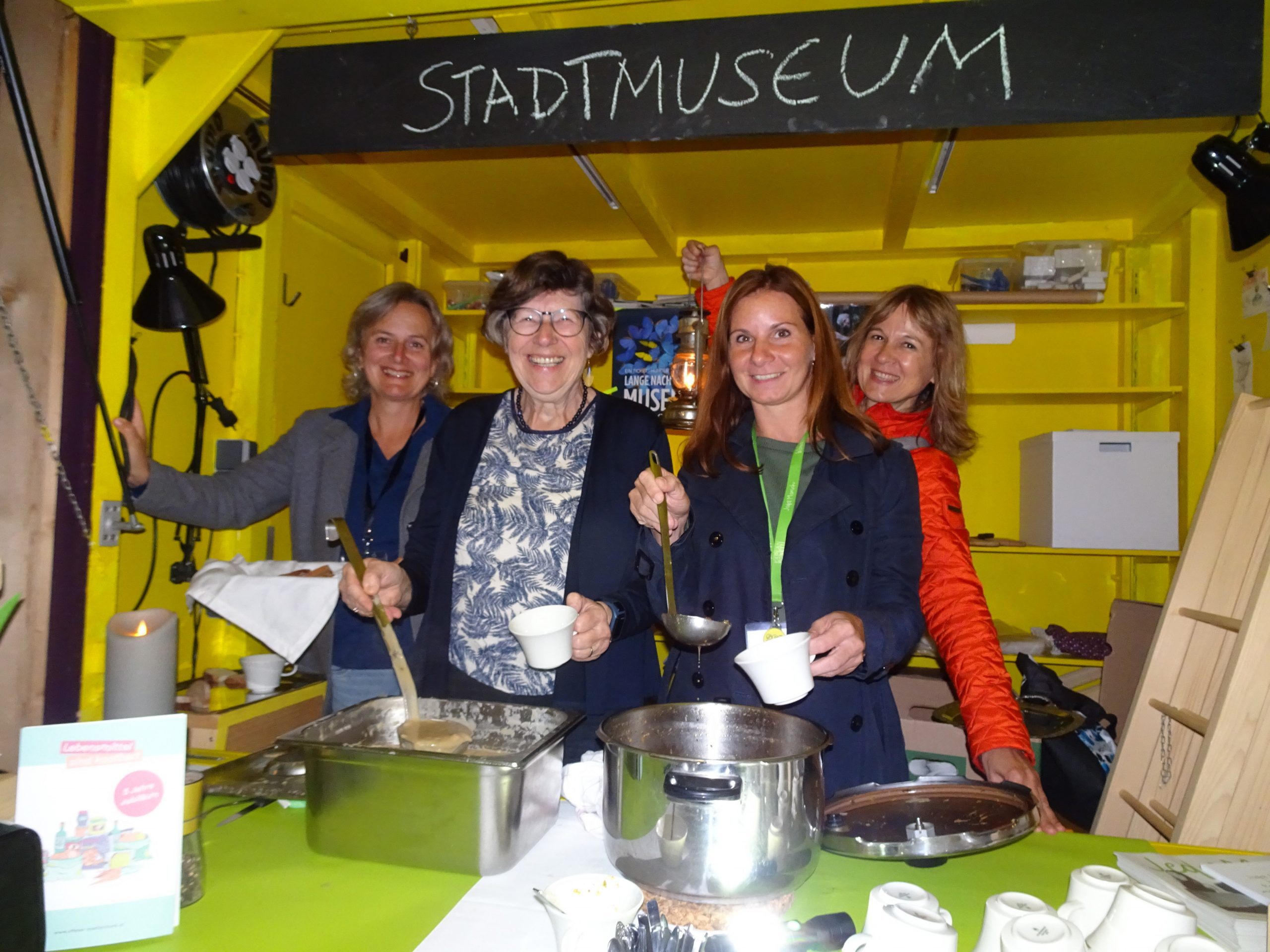 Barbara Gierer, Ingrid Benedikt, Barbara Natter und Andrea Walter freuten sich über das rege Interesse. Barbara Gierer, Ingrid Benedikt, Barbara Natter und Andrea Walter freuten sich über das rege Interesse.