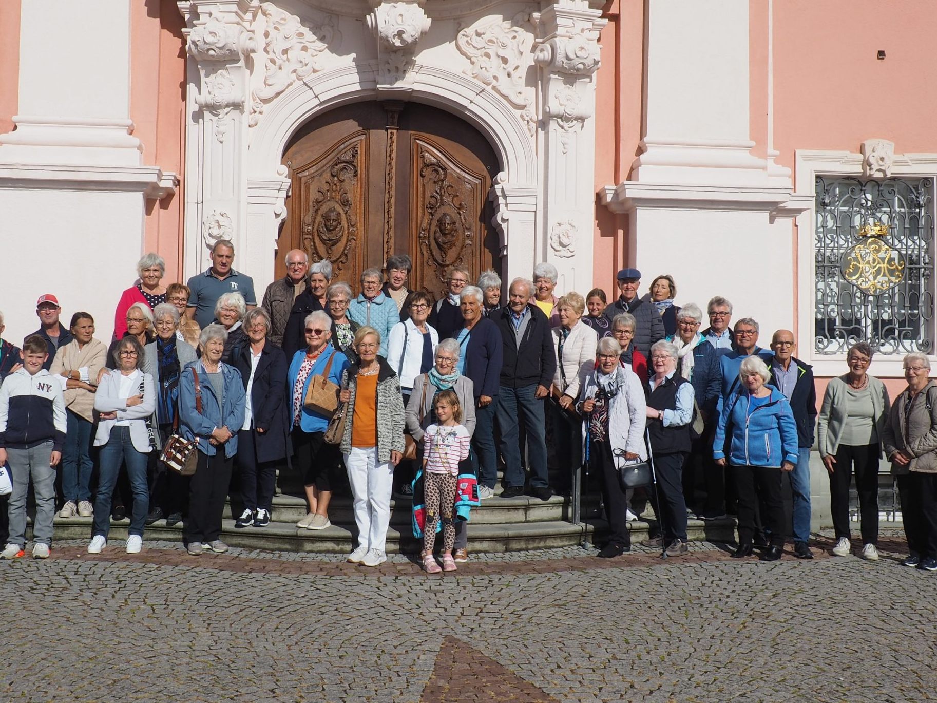 Die Reisegruppe vor der Basilika Birnau