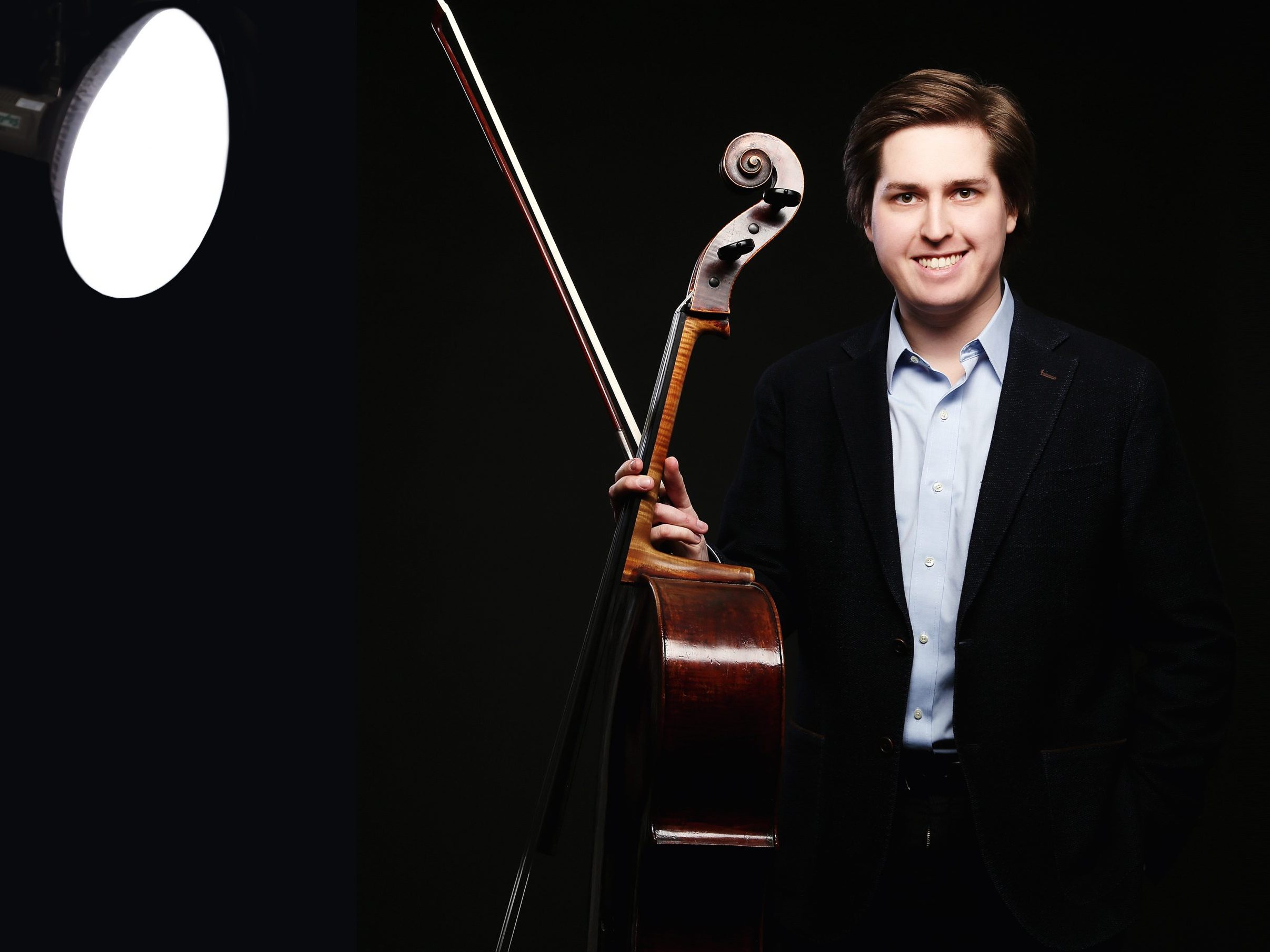 Der russische Cellist Alexey Stadler tritt als Solist beispielsweise mit dem BBC National Orchestra of Wales, den Münchner Symphonikern und dem Royal Liverpool Philharmonic Orchestra auf. Der russische Cellist Alexey Stadler tritt als Solist beispielsweise mit dem BBC National Orchestra of Wales, den Münchner Symphonikern und dem Royal Liverpool Philharmonic Orchestra auf.