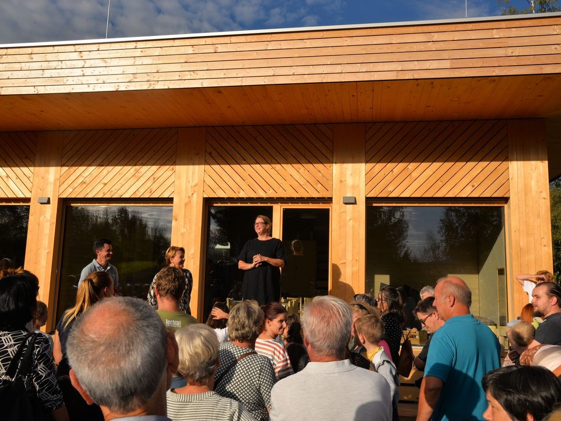 Großes Interesse am Naturkindergarten. Großes Interesse am Naturkindergarten.