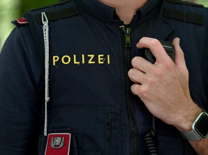 Ein 26-Jähriger attackierte in OÖ seine Internet-Bekannte mit dem Messer. Ein 26-Jähriger attackierte in OÖ seine Internet-Bekannte mit dem Messer.