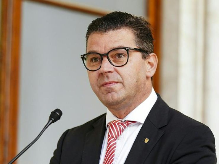 Die Ermittlungen nach dem Verbotsgesetz gegen den Wiener FPÖ-Abgeordneten Udo Guggenbichler wurden eingestellt. Die Ermittlungen nach dem Verbotsgesetz gegen den Wiener FPÖ-Abgeordneten Udo Guggenbichler wurden eingestellt.