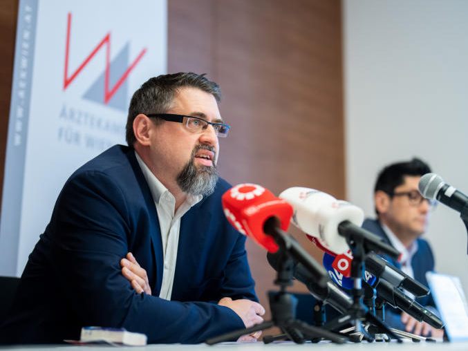 Laut der Wiener Ärztekammer wird es vorerst keine Streiks in den Wiener Spitälern geben. Laut der Wiener Ärztekammer wird es vorerst keine Streiks in den Wiener Spitälern geben.