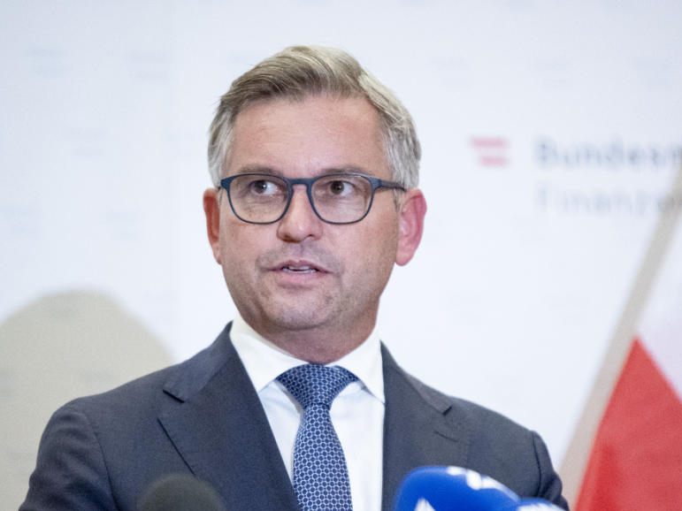 Länder und Gemeinden erhalten durch den Finanzausgleich zusätzlich 2,4 Milliarden Euro. Länder und Gemeinden erhalten durch den Finanzausgleich zusätzlich 2,4 Milliarden Euro.