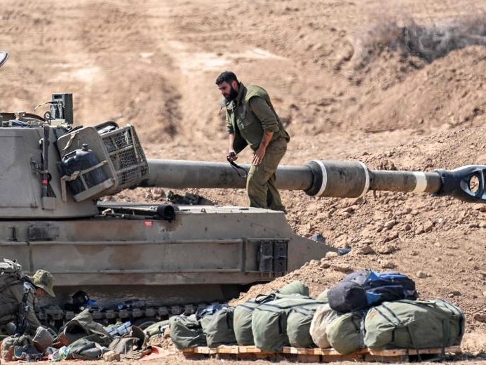 Israels Militär bereitet sich auf eine Bodenoffensive vor.