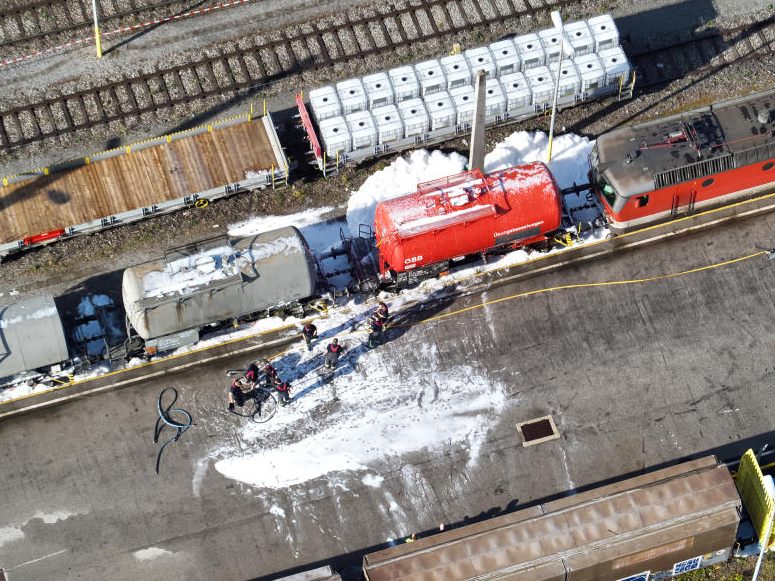 Am Samstag fand am Wiener Zentralverschiebebahnhof eine Großübung zu einem Zugcrash statt. Am Samstag fand am Wiener Zentralverschiebebahnhof eine Großübung zu einem Zugcrash statt.