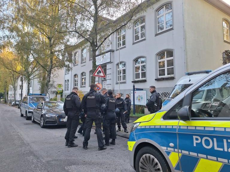 Am 26. Oktober 2023 gab es erneut Bombendrohungen an mehreren Schulen in Deutschland.