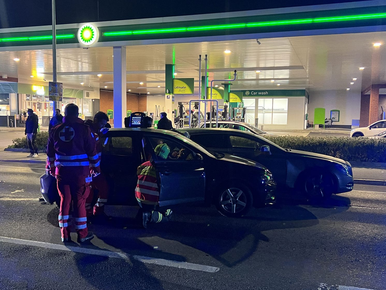 Rettungskräfte, Polizei und Feuerwehr Lochau im Einsatz.