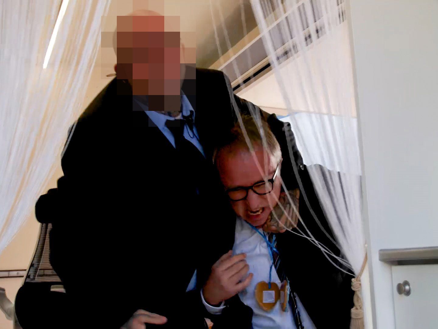 ORF verurteilt aggressives Verhalten gegen Peter Klien", Im Zuge von Dreharbeiten zur aktuellen Ausgabe der ORF-Satiresendung "Gute Nacht Österreich" ORF verurteilt aggressives Verhalten gegen Peter Klien", Im Zuge von Dreharbeiten zur aktuellen Ausgabe der ORF-Satiresendung "Gute Nacht Österreich"