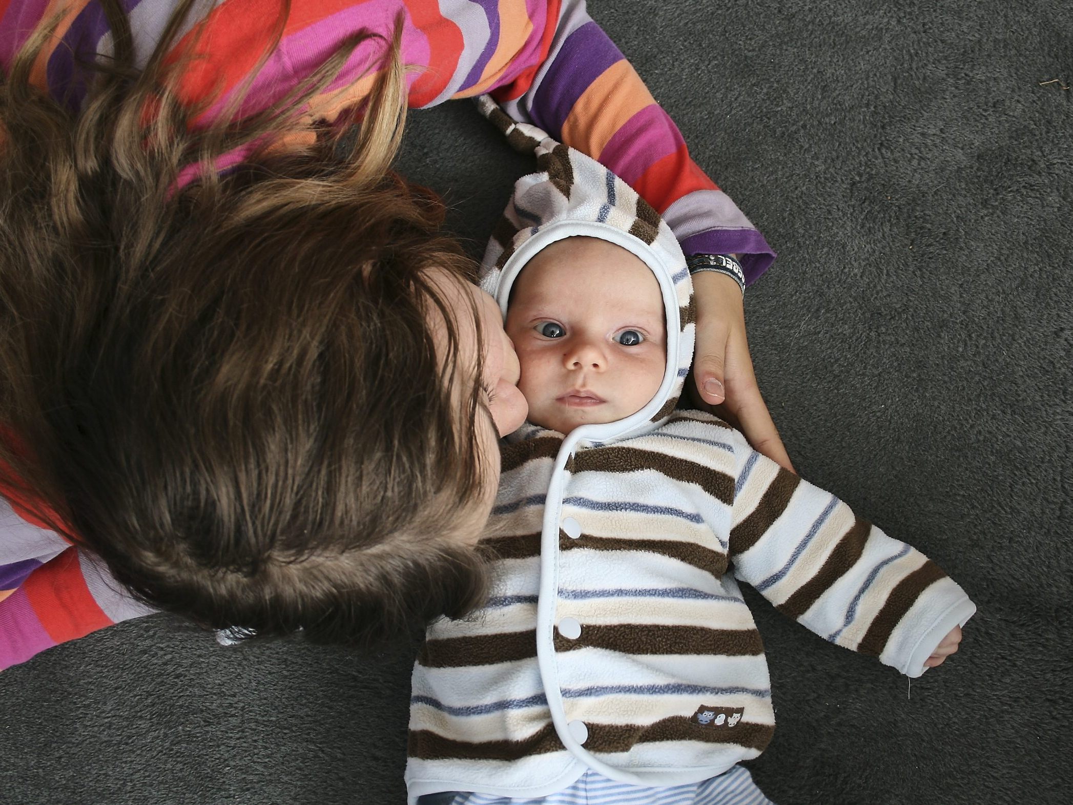 Große Unterstützung für junge Familien: Ehrenamt mit Baby. Große Unterstützung für junge Familien: Ehrenamt mit Baby.