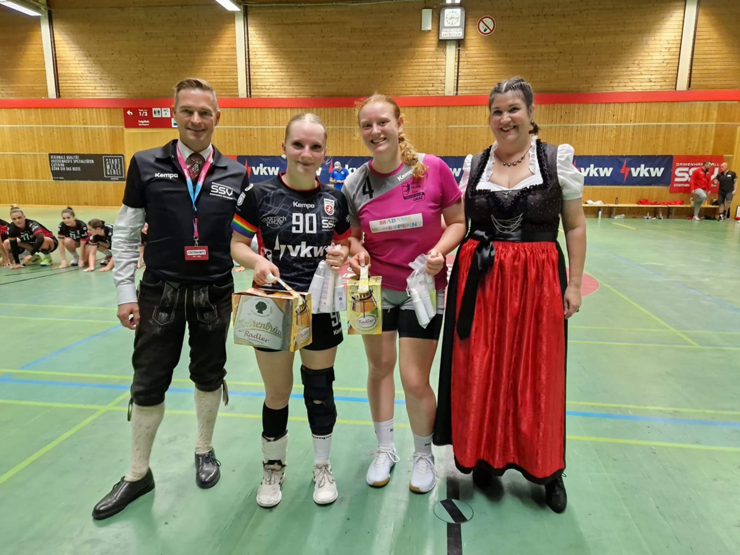 Oktoberfeststimmung am Wochenende beim Handball-Spitzenspiel des SSV Dornbirn-Schoren gegen Graz Oktoberfeststimmung am Wochenende beim Handball-Spitzenspiel des SSV Dornbirn-Schoren gegen Graz