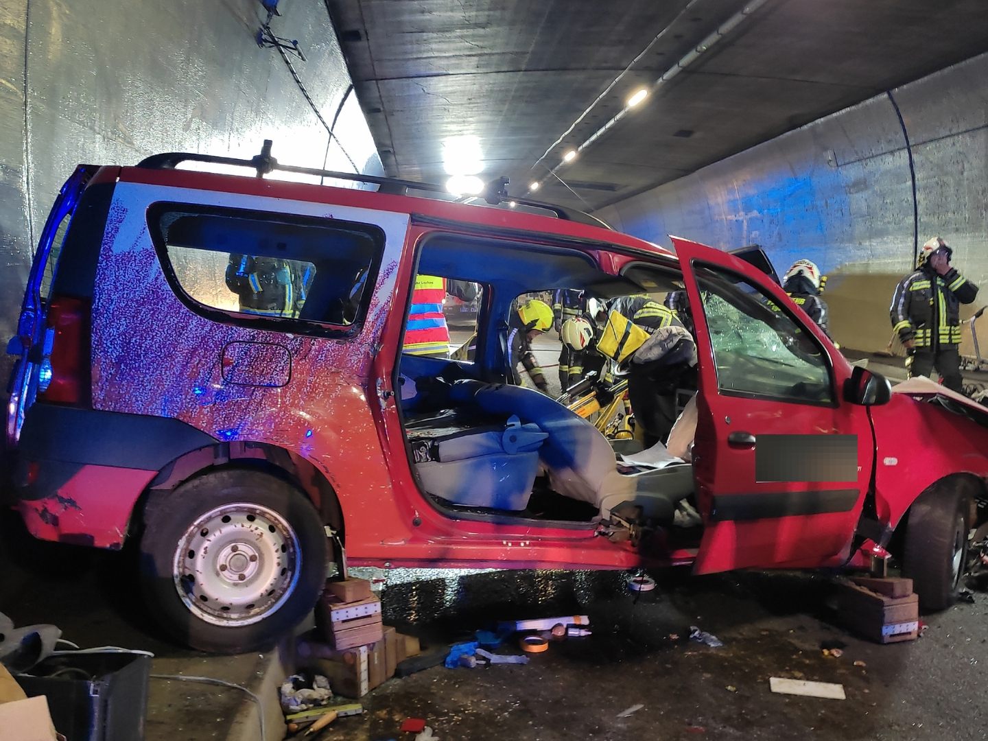 Schwerer Unfall im Pfändertunnel.